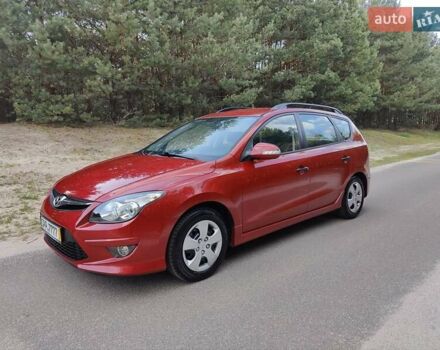 Хендай i30 2011 в Киеве на Automoto.ua Красный Хендай i30, объемом двигателя 1.4 л и пробегом 149 тыс. км за 6900 $, фото 6 на Automoto.ua