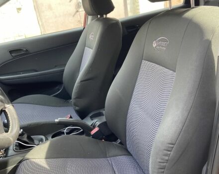 Червоний Хендай i30, об'ємом двигуна 1.6 л та пробігом 73 тис. км за 8350 $, фото 6 на Automoto.ua