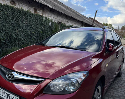 Красный Хендай i30, объемом двигателя 1.6 л и пробегом 196 тыс. км за 7200 $, фото 5 на Automoto.ua