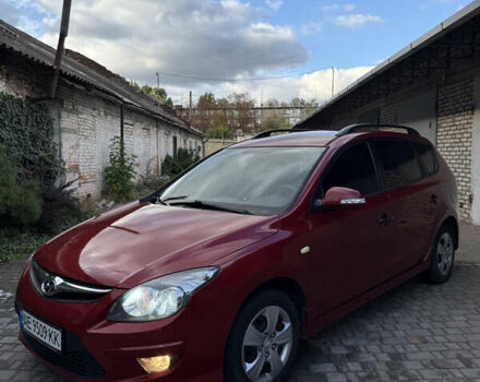 Красный Хендай i30, объемом двигателя 1.6 л и пробегом 196 тыс. км за 7200 $, фото 2 на Automoto.ua
