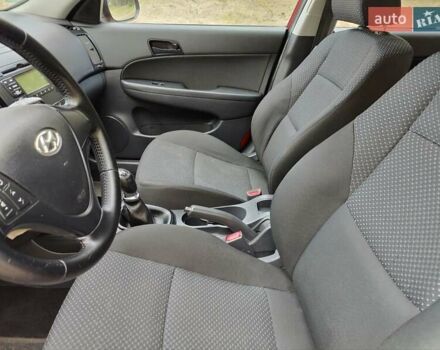 Хендай i30 2011 в Киеве на Automoto.ua Красный Хендай i30, объемом двигателя 1.4 л и пробегом 149 тыс. км за 6900 $, фото 27 на Automoto.ua