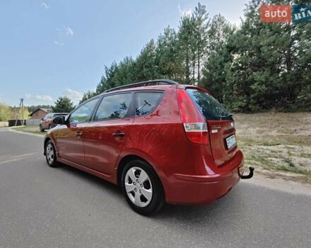 Хендай i30 2011 в Киеве на Automoto.ua Красный Хендай i30, объемом двигателя 1.4 л и пробегом 149 тыс. км за 6900 $, фото 18 на Automoto.ua