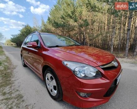 Хендай i30 2011 в Киеве на Automoto.ua Красный Хендай i30, объемом двигателя 1.4 л и пробегом 149 тыс. км за 6900 $, фото 12 на Automoto.ua
