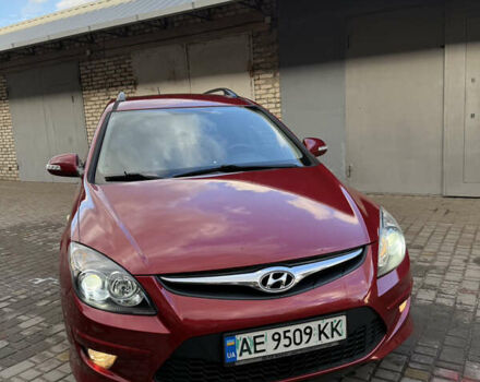 Красный Хендай i30, объемом двигателя 1.6 л и пробегом 196 тыс. км за 7200 $, фото 1 на Automoto.ua