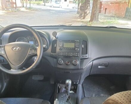 Хендай i30 2012 в Кривом Роге на Automoto.ua Красный Хендай i30, объемом двигателя 1.6 л и пробегом 292 тыс. км за 8500 $, фото 6 на Automoto.ua