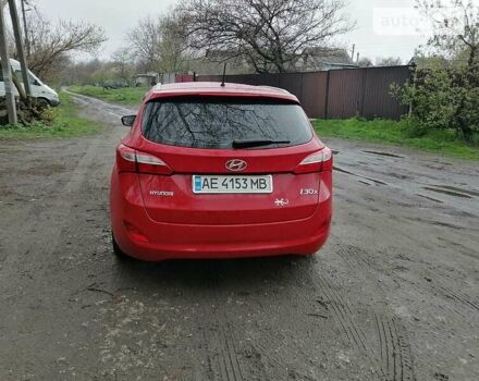 Червоний Хендай i30, об'ємом двигуна 1.6 л та пробігом 220 тис. км за 8500 $, фото 1 на Automoto.ua