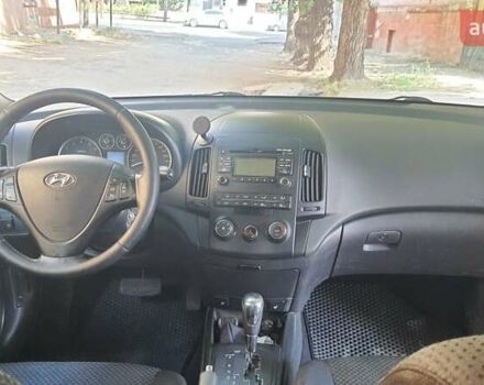 Червоний Хендай i30, об'ємом двигуна 1.6 л та пробігом 292 тис. км за 7999 $, фото 5 на Automoto.ua