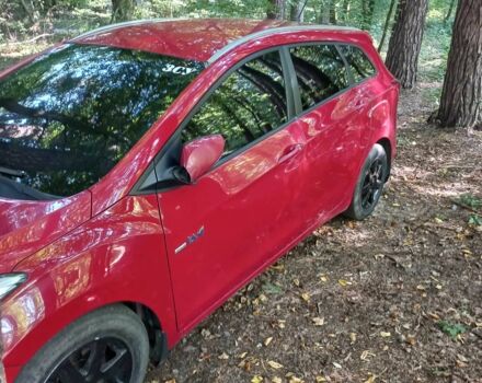 Хендай i30 2013 в Яворове на Automoto.ua Красный Хендай i30, объемом двигателя 1.6 л и пробегом 346 тыс. км за 4200 $, фото 9 на Automoto.ua