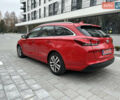 Красный Хендай i30, объемом двигателя 1.4 л и пробегом 240 тыс. км за 10500 $, фото 3 на Automoto.ua