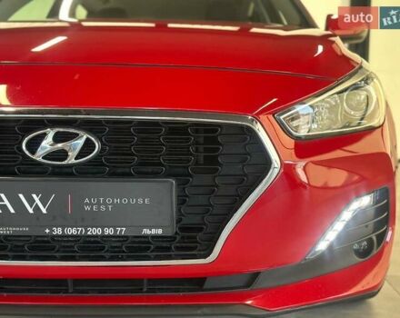 Красный Хендай i30, объемом двигателя 1.58 л и пробегом 108 тыс. км за 16190 $, фото 3 на Automoto.ua