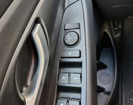 Красный Хендай i30, объемом двигателя 1.5 л и пробегом 33 тыс. км за 18000 $, фото 10 на Automoto.ua