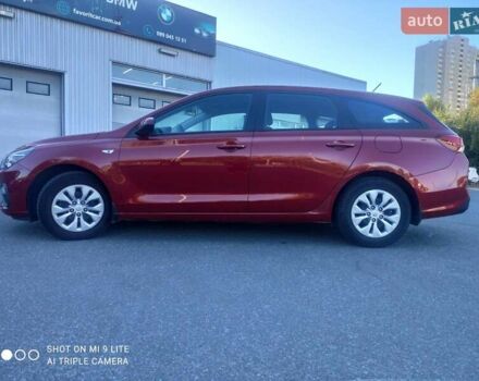 Красный Хендай i30, объемом двигателя 1.5 л и пробегом 33 тыс. км за 16700 $, фото 2 на Automoto.ua
