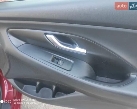 Красный Хендай i30, объемом двигателя 1.5 л и пробегом 33 тыс. км за 16700 $, фото 18 на Automoto.ua