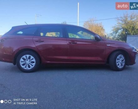Красный Хендай i30, объемом двигателя 1.5 л и пробегом 33 тыс. км за 16700 $, фото 7 на Automoto.ua