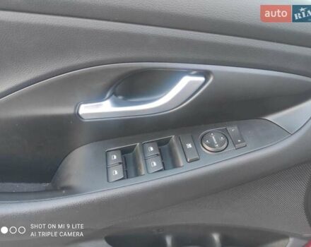 Красный Хендай i30, объемом двигателя 1.5 л и пробегом 33 тыс. км за 16700 $, фото 25 на Automoto.ua