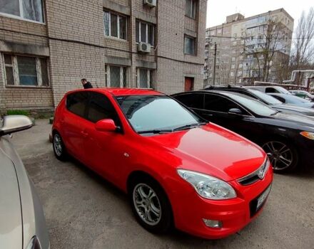 Красный Хендай i30, объемом двигателя 1.6 л и пробегом 260 тыс. км за 5800 $, фото 1 на Automoto.ua