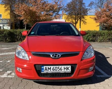Красный Хендай i30, объемом двигателя 1.4 л и пробегом 262 тыс. км за 5200 $, фото 1 на Automoto.ua