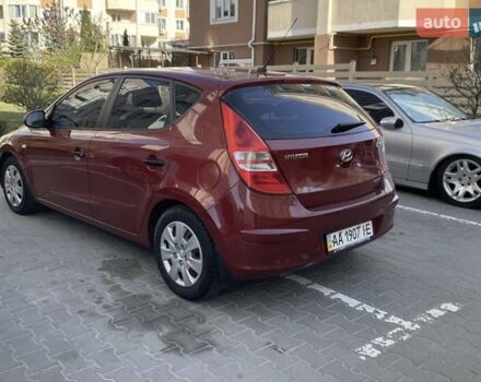 Красный Хендай i30, объемом двигателя 1.6 л и пробегом 117 тыс. км за 5900 $, фото 1 на Automoto.ua