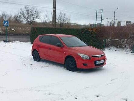 Красный Хендай i30, объемом двигателя 1.4 л и пробегом 135 тыс. км за 4999 $, фото 1 на Automoto.ua