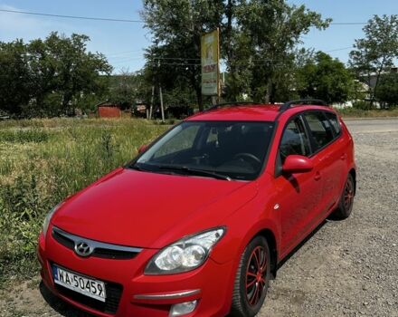 Красный Хендай i30, объемом двигателя 1.6 л и пробегом 350 тыс. км за 2648 $, фото 1 на Automoto.ua