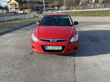 Красный Хендай i30, объемом двигателя 1.6 л и пробегом 255 тыс. км за 4700 $, фото 1 на Automoto.ua