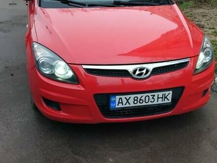 Красный Хендай i30, объемом двигателя 1.4 л и пробегом 235 тыс. км за 5099 $, фото 1 на Automoto.ua