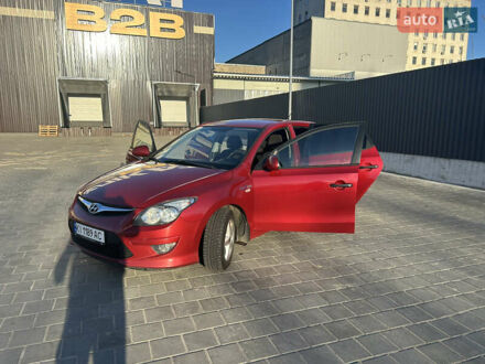 Хендай i30 2011 у Черкасах на Automoto.ua Червоний Хендай i30, об'ємом двигуна 1.6 л та пробігом 231 тис. км за 6200 $, фото 1 на Automoto.ua