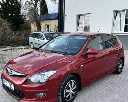 Красный Хендай i30, объемом двигателя 1.6 л и пробегом 240 тыс. км за 3000 $, фото 1 на Automoto.ua