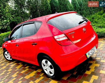 Красный Хендай i30, объемом двигателя 1.6 л и пробегом 39 тыс. км за 8999 $, фото 1 на Automoto.ua