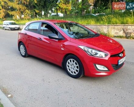 Красный Хендай i30, объемом двигателя 1.4 л и пробегом 177 тыс. км за 6650 $, фото 1 на Automoto.ua