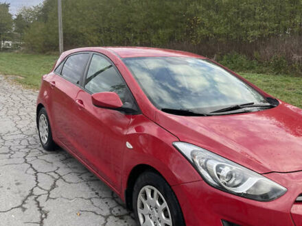 Хендай i30 2013 в Емильчином на Automoto.ua Красный Хендай i30, объемом двигателя 1.4 л и пробегом 85 тыс. км за 8200 $, фото 1 на Automoto.ua