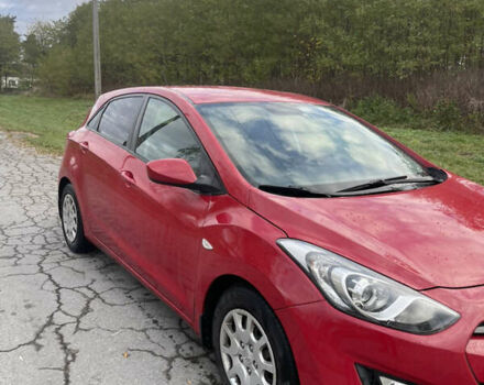 Хендай i30 2013 в Емильчином на Automoto.ua Красный Хендай i30, объемом двигателя 1.4 л и пробегом 85 тыс. км за 8200 $, фото 1 на Automoto.ua