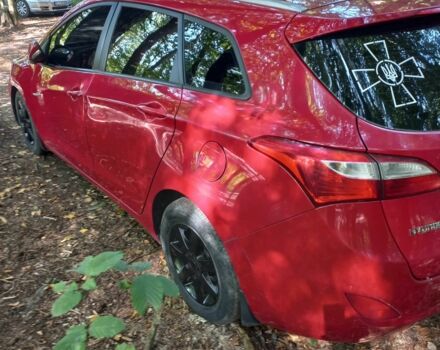 Хендай i30 2013 в Яворове на Automoto.ua Красный Хендай i30, объемом двигателя 1.6 л и пробегом 346 тыс. км за 4200 $, фото 1 на Automoto.ua