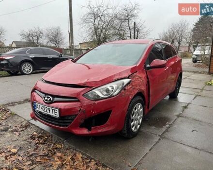 Красный Хендай i30, объемом двигателя 1.58 л и пробегом 180 тыс. км за 4700 $, фото 1 на Automoto.ua