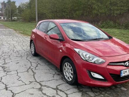 Хендай i30 2013 в Емильчином на Automoto.ua Красный Хендай i30, объемом двигателя 1.4 л и пробегом 85 тыс. км за 8200 $, фото 1 на Automoto.ua