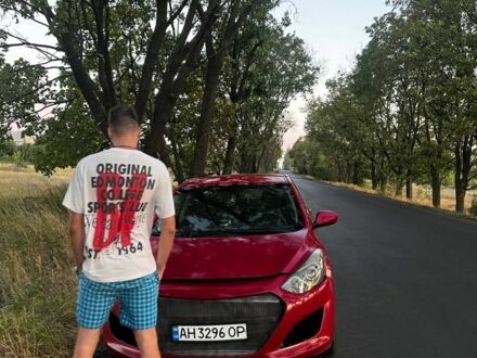 Хендай i30 2013 в Славянске на Automoto.ua Красный Хендай i30, объемом двигателя 1.4 л и пробегом 80 тыс. км за 6300 $, фото 1 на Automoto.ua