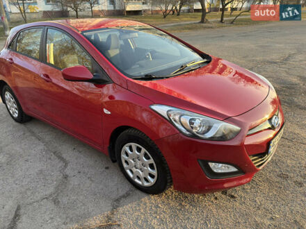 Хендай i30 2013 в Каменское - Днепродзержинск на Automoto.ua Красный Хендай i30, объемом двигателя 1.58 л и пробегом 129 тыс. км за 9950 $, фото 1 на Automoto.ua