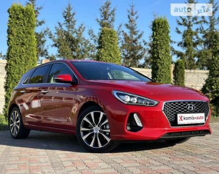 Красный Хендай i30, объемом двигателя 1.6 л и пробегом 20 тыс. км за 13999 $, фото 1 на Automoto.ua