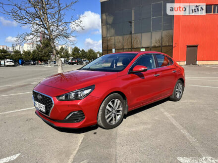 Червоний Хендай i30, об'ємом двигуна 1.35 л та пробігом 65 тис. км за 16500 $, фото 1 на Automoto.ua