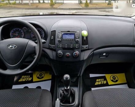 Хендай i30, объемом двигателя 1.4 л и пробегом 168 тыс. км за 6500 $, фото 9 на Automoto.ua