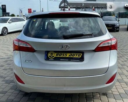 Хендай i30, объемом двигателя 1.6 л и пробегом 201 тыс. км за 8200 $, фото 3 на Automoto.ua