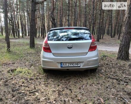 Хендай i30, объемом двигателя 1.4 л и пробегом 255 тыс. км за 4200 $, фото 4 на Automoto.ua