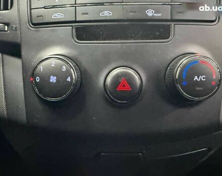 Хендай i30, объемом двигателя 1.4 л и пробегом 202 тыс. км за 5990 $, фото 19 на Automoto.ua