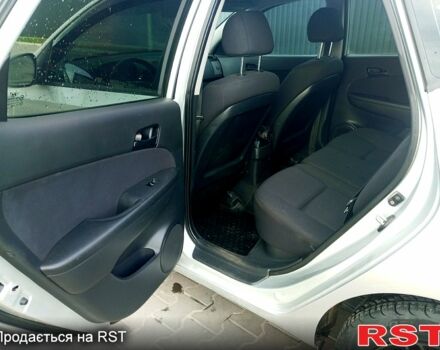 Хендай i30, объемом двигателя 1.4 л и пробегом 170 тыс. км за 4999 $, фото 12 на Automoto.ua