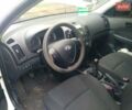 Хендай i30, объемом двигателя 1.4 л и пробегом 218 тыс. км за 5400 $, фото 4 на Automoto.ua
