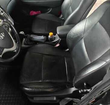 Хендай i30, объемом двигателя 1.98 л и пробегом 225 тыс. км за 7499 $, фото 16 на Automoto.ua