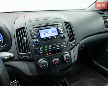 Хендай i30, объемом двигателя 1.6 л и пробегом 129 тыс. км за 9021 $, фото 13 на Automoto.ua