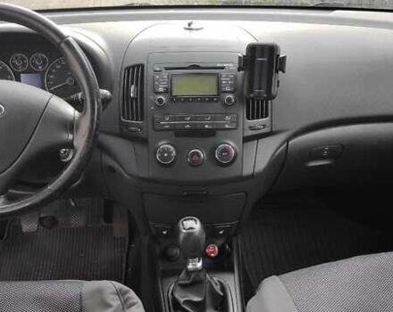 Хендай i30, объемом двигателя 1.6 л и пробегом 240 тыс. км за 6200 $, фото 2 на Automoto.ua