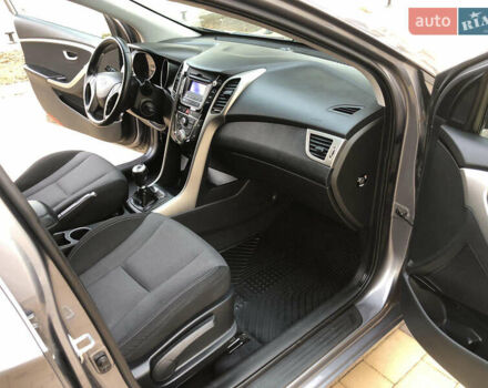 Хендай i30, объемом двигателя 1.58 л и пробегом 175 тыс. км за 8900 $, фото 7 на Automoto.ua