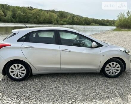 Хендай i30, объемом двигателя 1.37 л и пробегом 102 тыс. км за 12300 $, фото 6 на Automoto.ua